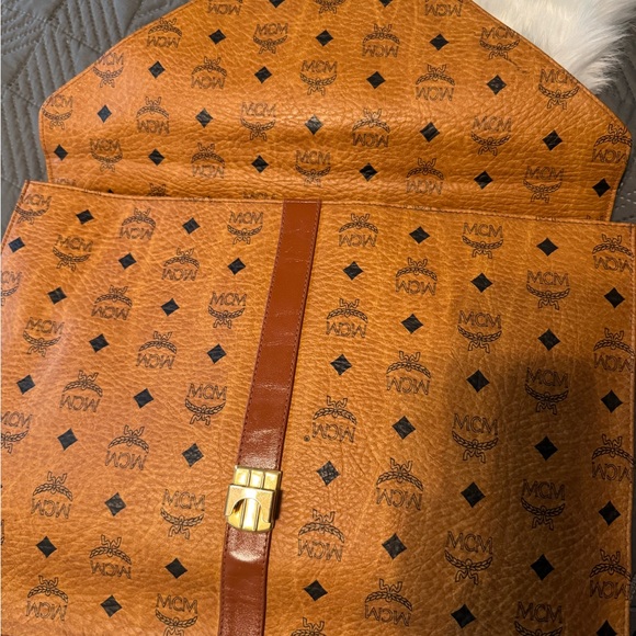 🔥SEND OFFER🔥MCM Tan and Brown Briefcase with Iconic Monogram - Picture 9 of 13